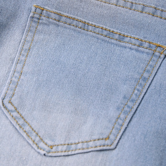 NWT High-Waisted Jeans 🏷 - Picture 6 of 8